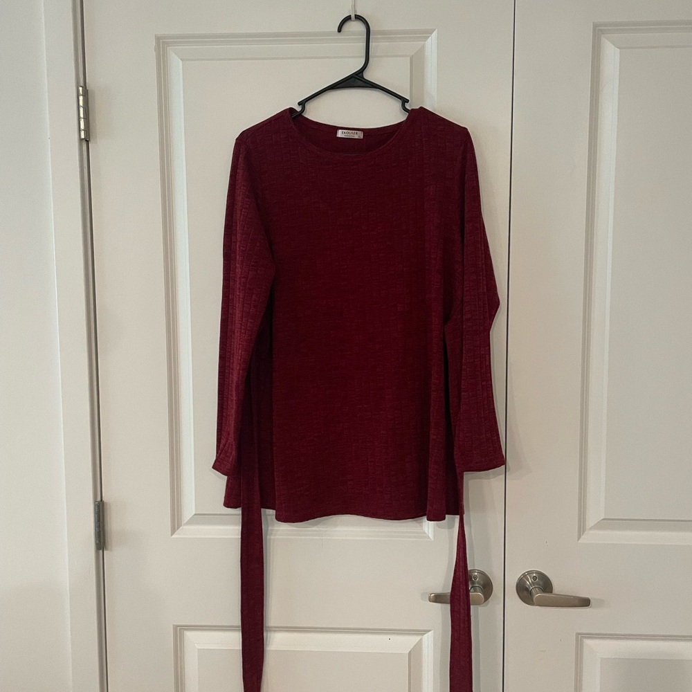Women’s Long Sleeve Burgundy Knit Top